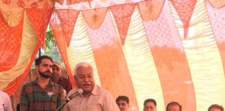 विधायक घनश्याम अरोड़ा ने किया बुडिया में 32.95 लाख की लागत से बनने वाले पार्क का शिलान्यास यमुनानगर के बुढ़िया में विधायक घनश्याम अरोड़ा ने 32.95 लाख की लागत से बनने वाले पार्क का शिलान्यास किया।