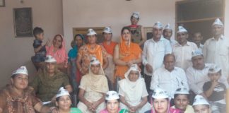 गांव बकाना में आम आदमी पार्टी की बैठक आयोजित रादौर में आप पार्टी की बैठक में भाग लेते आप पार्टी के कार्यकर्ता।