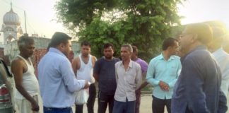 नागल व दोहली में ग्रामीणों को स्वच्छता, वर्मी कंपोस्ट बारे किया जागरूक रादौर में बलिन्द्र कटारिया ग्रामीणों को स्वच्छता के बारे में जागरूक करते हुए।