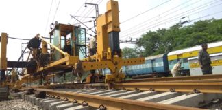 रेलवे इंजीनियर्स ने चार घंटे में बदला 40 मीटर रेलवे ट्रैक टी28 मशीन की मदद से जगाधरी रेलवे स्टेशन पर पहली बार बदला गया रेलवे ट्रैक