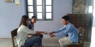 संकीर्ण सोच नाटक द्वारा किया गया जागरूक संकीर्ण सोच नाटक द्वारा किया गया जागरूक