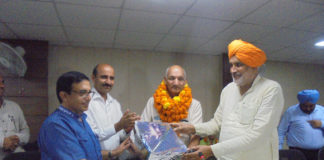 जिला राजस्व अधिकारी हरिओम विश्रोई हुए सेवानिवृत yamunanagar hulchul dro vishnoi retired, dc yamunanagar wishes him