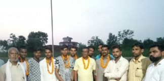 नैब सिंह बने हरियाणा वाल्मीकि महासभा के शाखा पलाका प्रधान नवनियुक्त पदाधिकारियों को फुलमालाएं पहनाकर सम्मानित करते ब्लॉक प्रधान कर्मवीर पोटली।