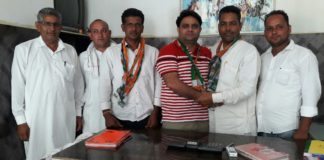 पूर्व ब्लॉक समिति मेंबर व भाजपा नेता महिपाल आर्य रानीपुर साथियों सहित कांग्रेस मेंं हुए शामिल yamunanagar hulchul chapper