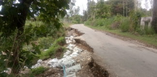 ताहरपुर जाने वाली सड़क कटाव से दो दर्जन गांव के लोग परेशान yamunanagar hulchul khizrabad tooti sadak