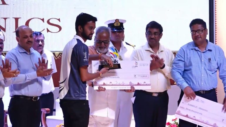भुवनेश्वर में आयोजित भारतीय कौशल विकास योजना कार्यक्रम में  जेएमआईटी इंजि कॉलेज के छात्र को मिला 21 हजार का पुरस्कार