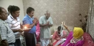 गुरु ही सदमार्ग दिखाने में सक्षम : स्वामी दीनदयालु स्वामी दीनदयालु पांडे के शिष्यों ने गुरु पूजन कार्यक्रम में भाग लिया