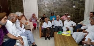 9 अगस्त के जेल भरो आंदोलन में रिटायर्ड कर्मचारी भी होंगे शामिल साढौरा में रिटायर्ड कर्मचारी संघ की बैठक में कर्मचारी आंदोलन की चर्चा हुई।