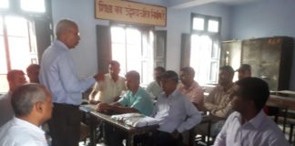 अध्यापक 9 जुलाई काे MLA घनश्याम दास अरोड़ा व विधानसभा स्पीकर को सौपेंगे ज्ञापन शहीद नवीन वैद राजकीय वरिष्ठ माध्यमिक विद्यालय मॉडल टाउन में हुई मीटिंग ें चर्चा करते अध्यापक