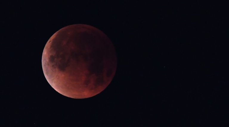 चंद्र ग्रहण 27 जुलाई – आषाढ़ पूर्णिमा (गुरु पूर्णिमा)