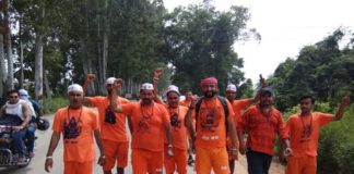 कस्बे मेंं पहुंची कांवड यात्रा का आप कार्यकर्ताओं ने किया स्वागत