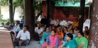 अतिथि अध्यापकों ने की श्रद्धाजंलि सभा