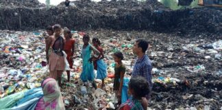 कूडे में गर्त हो रही 6 मासूम जिंदगियो को चाइल्ड लाइन ने बचाया