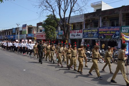 एनसीसी कैडेट्स ने रैली निकाल दिया स्वच्छता का संदेश