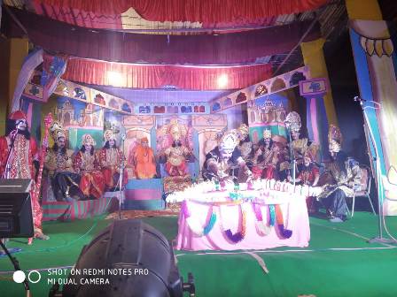 करेड़ा खुर्द की रामलीला में सीता स्वयम्वर- धनुष यज्ञ प्रसंग का मंचन