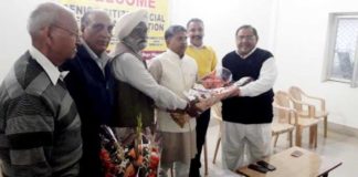 मेयर ने सुनी बुजुर्गों की समस्याएं शौचालय बनवाने व अन्य समस्याओं के समाधान का दिया आश्वाशन