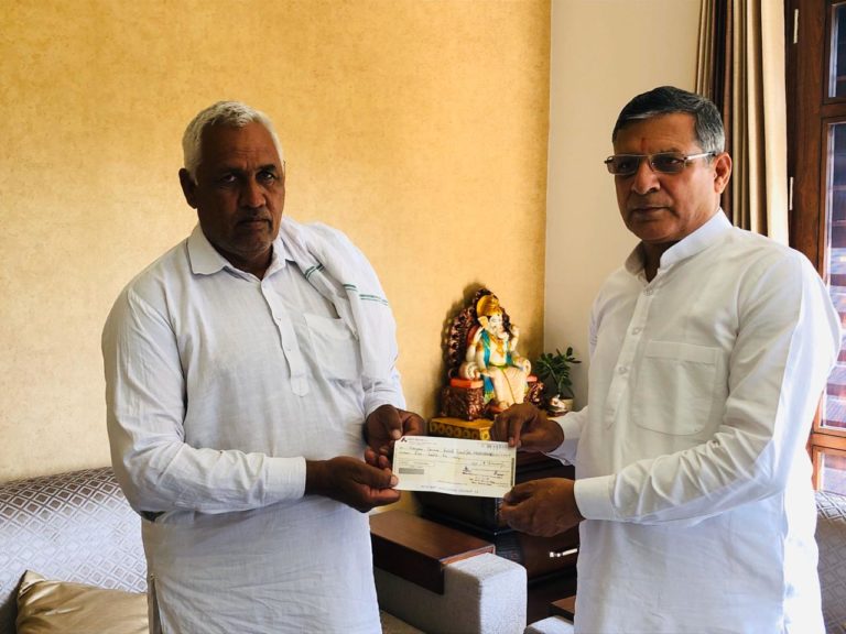 श्री पंचमुखी हनुमान कल्याण समिति ढ़ाकेवाला ने हरियाणा मुख्यमंत्री करोना रिलीफ फंड में दिये 5 लाख रुपये
