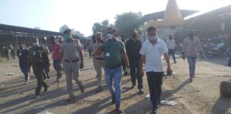 सब्जीमंडी में नगर निगम की रेड, बिना लाईसेंस फडी लगाकर सब्जी बेच रहे 9 विक्रेताओं के किए कांटे जब्त yamunanagar_hulchul-challan