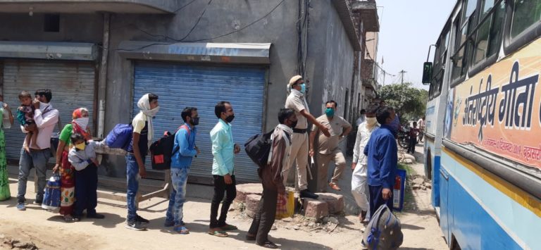 यमुनानगर से 30 बसों में नि:शुल्क 1200 प्रवासी श्रमिकोंं को भेजा गया