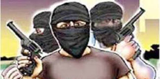 Yamunanagar : रिवाल्वर की नोक पर हुई 14 लाख रुपये की लूट #YamunanagarHulchul, #यमुनानगरहलचल, Yamunanagar Hulchul, PANCHKULA, GUNPOINT PAR LOOT,