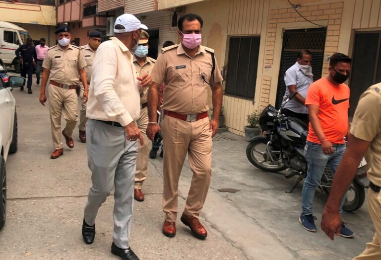 Jagadhri : तकिये से दम घोटकर बुजुर्ग दंपति हत्या, पुलिस कई एंगल से कर रही जांच