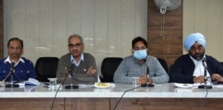 Yamunanagar : प्लाईवुड एसोसिएशन व लक्कड मंडी आढ़त एसोसिएशन के पदाधिकारियों की हुई बैठक DC Yamunanagar, Yamunanagar Hulchul