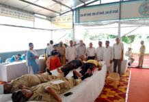 संत निरंकारी भवन पर लगे शिविर में 123 श्रद्धालुओं ने किया रक्तदान blood donation camp by nirankari mission